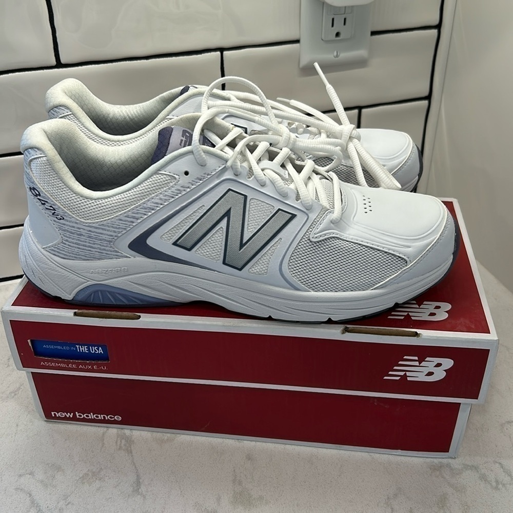 NIB New Balance 847 V3 | White & Grey Walking Shoes Sneakers